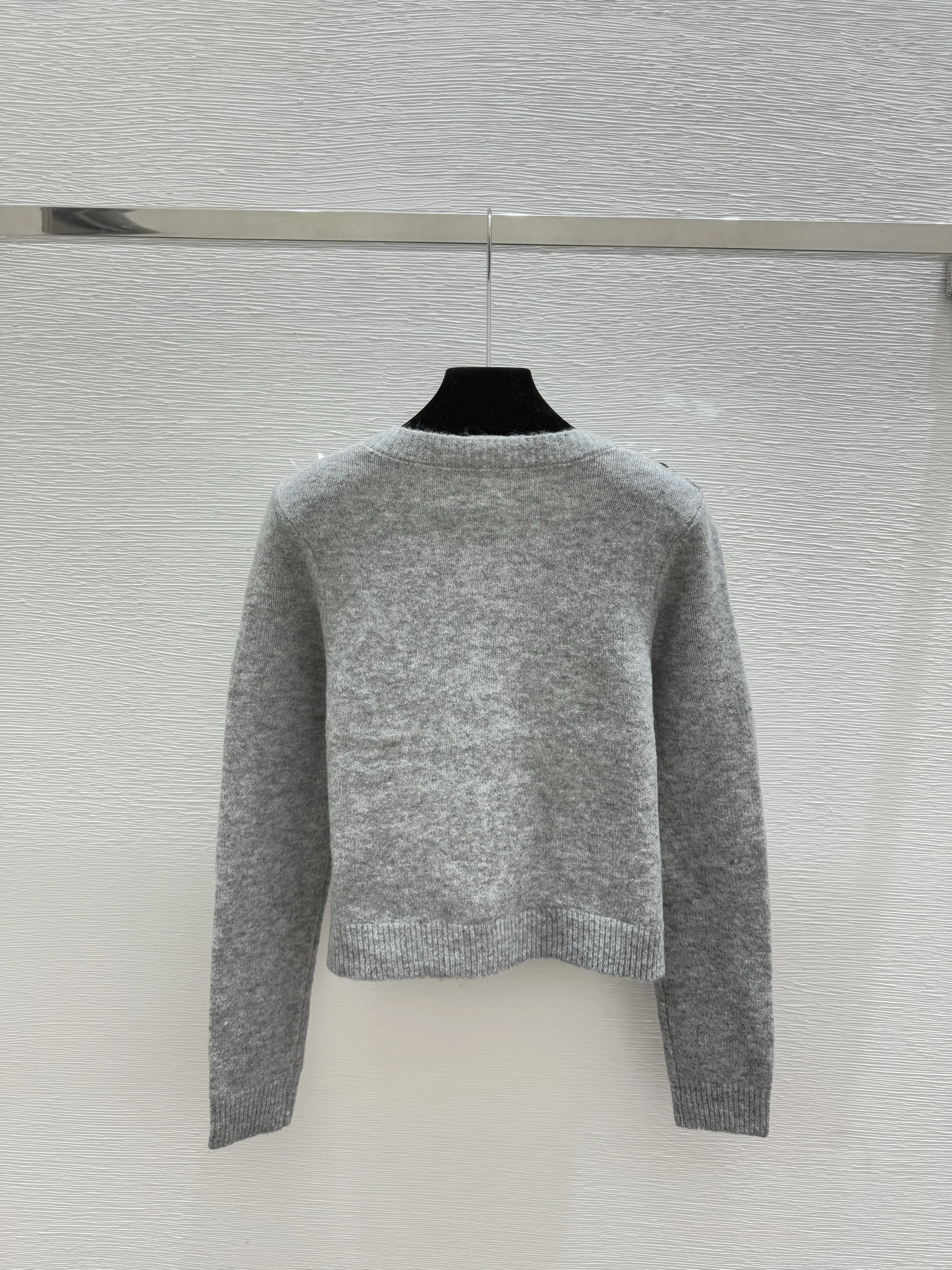 

2025 Spring and Autumn Women's Zipper Color blocked Glitter Decoration Simple Lazy Knitted Cardigan HL144