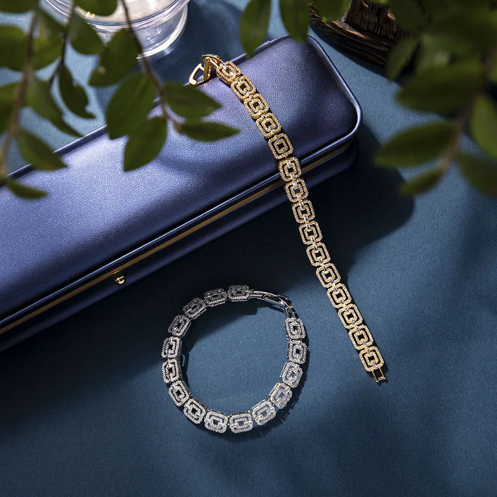

Luxury Geometric Link Bracelet – Gold & Silver