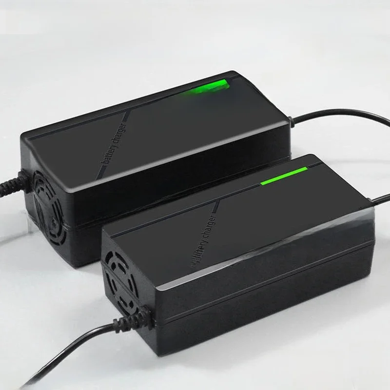 60V 72V 5A Lithium-Batterie-Ladegerät 67,2V 84V 5A Lithium-Akku 16S 20S 5A Intelligente intelligente Schnellladegeräte EU-Stecker