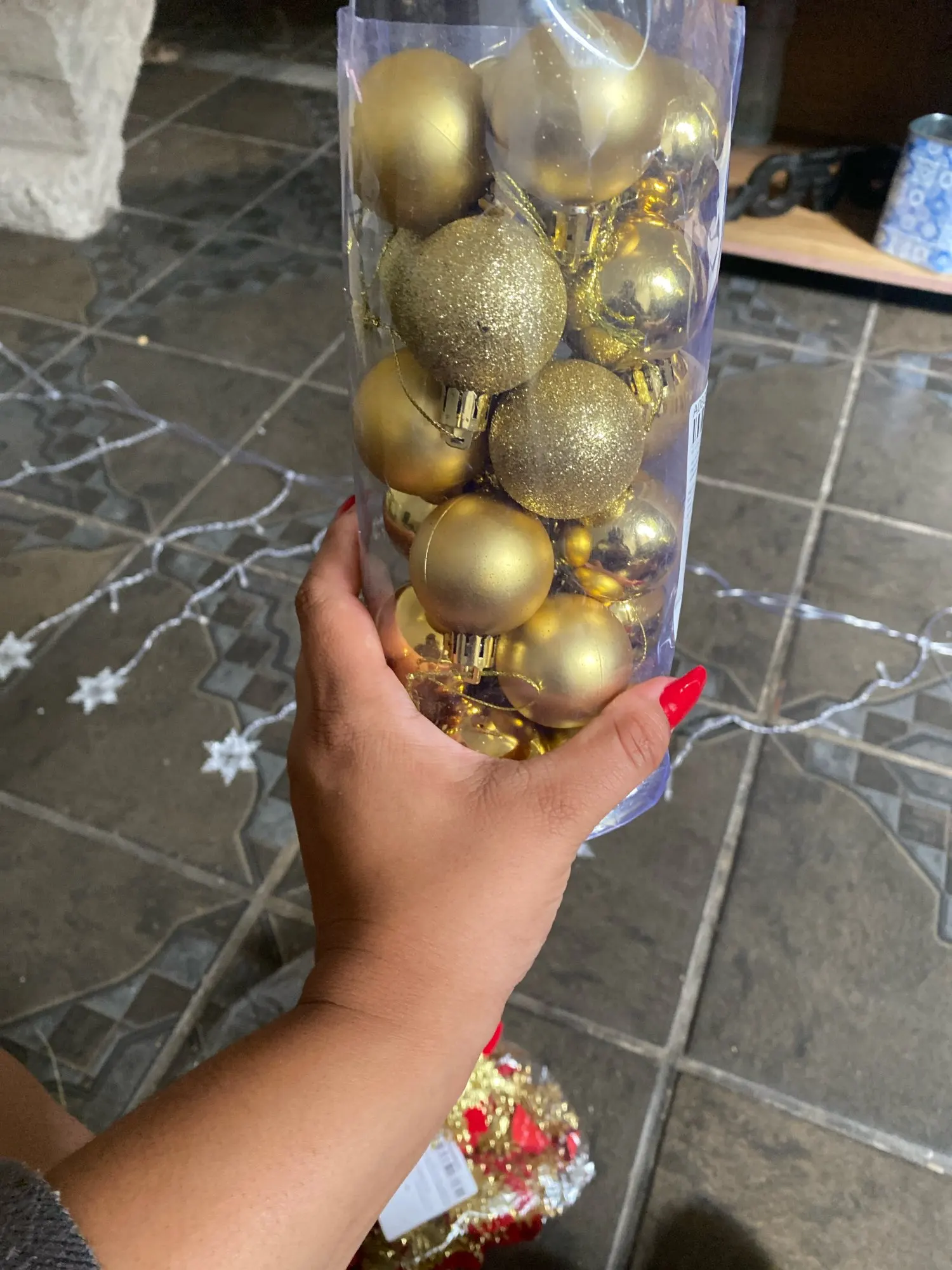 4CM Christmas Ball Decoration Hanging Xmas Tree Pendent Ornaments for Home Decor Navidad New Year 2026 Party Supplies Accessory photo review