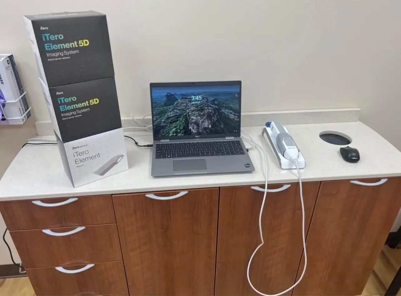 

TT BUY NOW BUY 6 Get 3 iTero Element 5D Plus Computing Unit - working perfectly