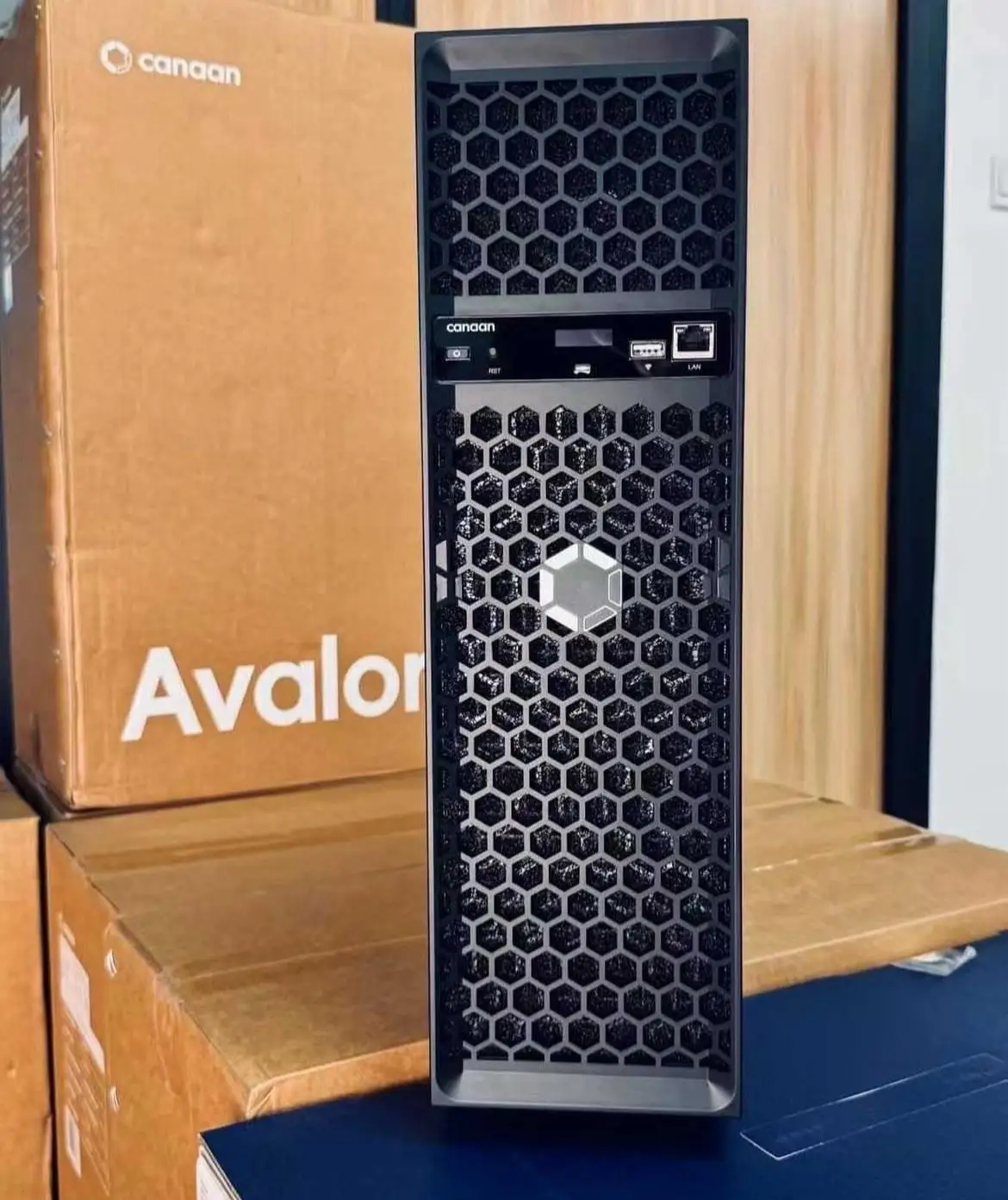 

Fast Shipping Canaan Avalon Q 90TH/S 1674W ECO Home Quite Miner