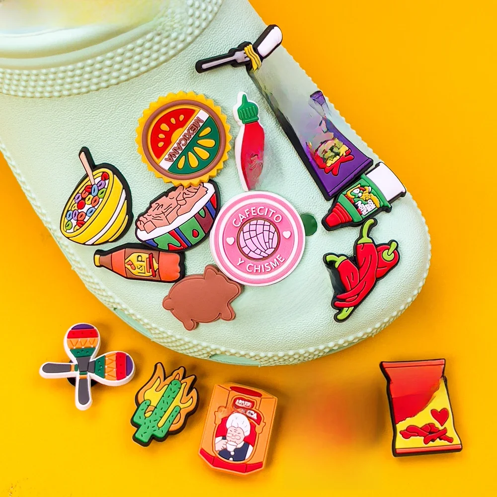 Breloques pour sandales en PVC de Style mexicain, 1 pièce, breloques pour chaussures Cheetos Takis pour baskets, épingle Cactus, nouilles à pain, décorations de chaussures, boucle