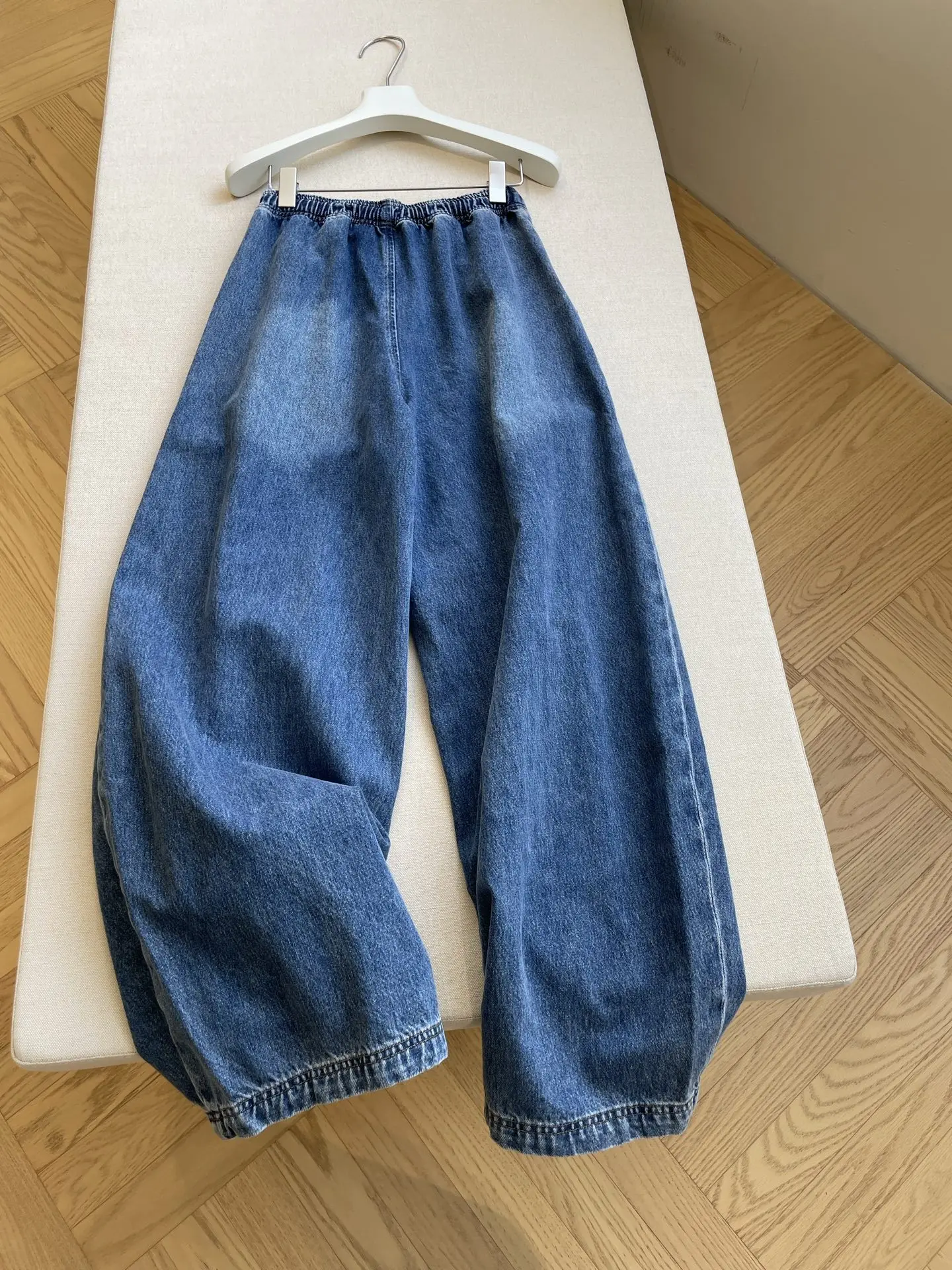 

2025 Autumn/Winter New Style Drawstring Stretch Waist Letter Pattern Denim Pants 5D33