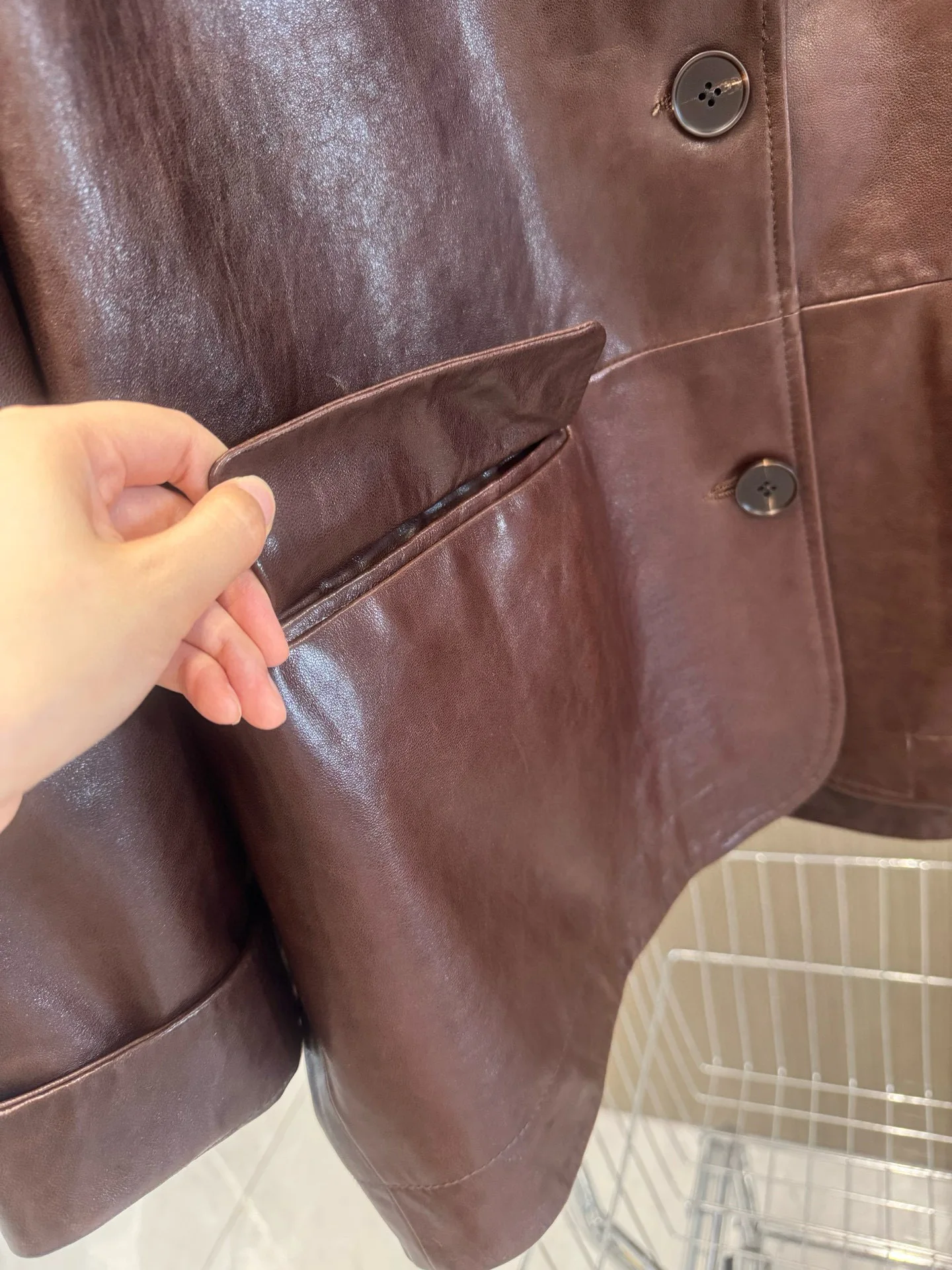 เสื้อแจ็คเก็ตหนังผู้หญิงฤดูใบไม้ร่วงคุณภาพสูงที่เรียบง่ายหรูหรา