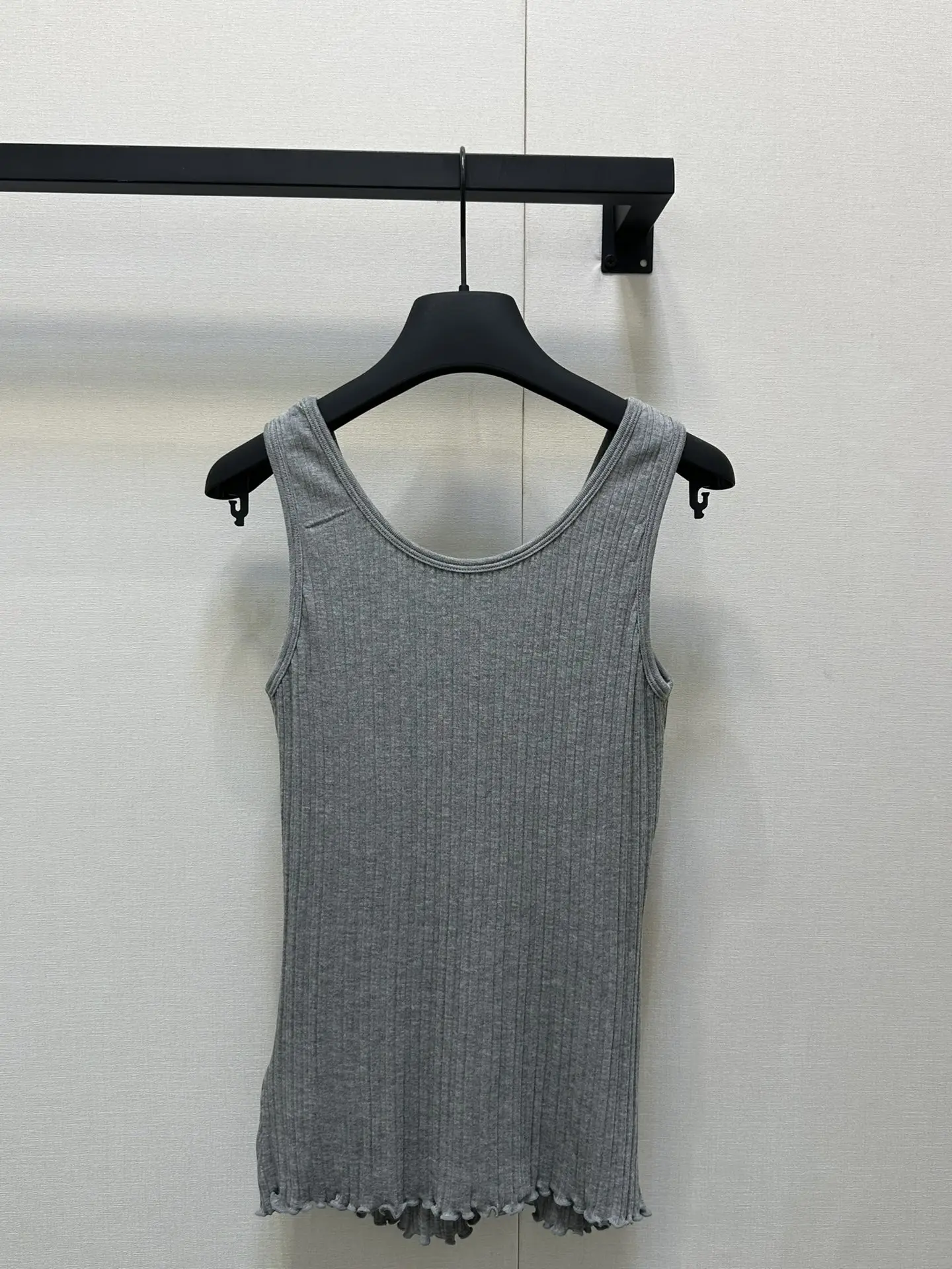 

2025 new high-end gray knitted sleeveless vest