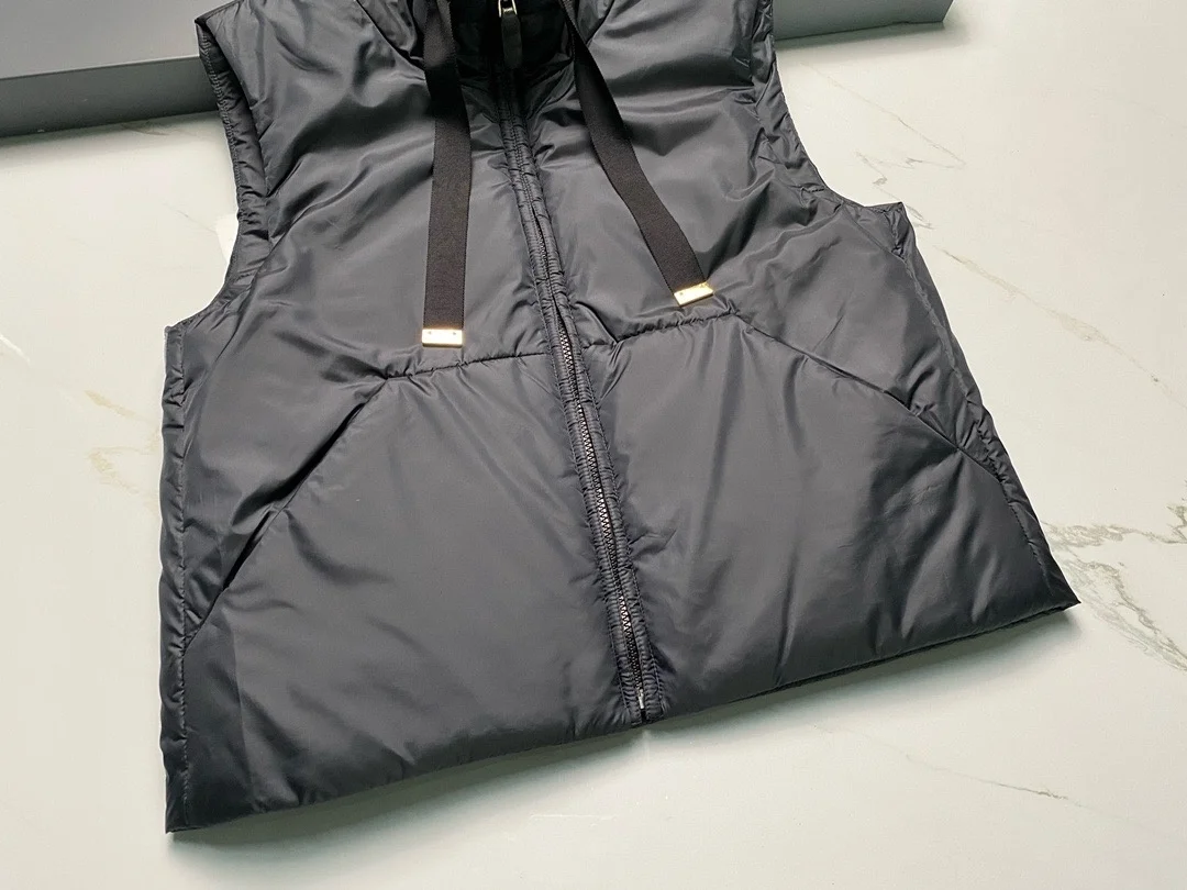 Damska kamizelka z kapturem, wypełniona 90% białym puchem kaczym, codzienna kurtka bez rękawów, prosty, jednolity kolor, modna, jesienno-zimowa, top 2025