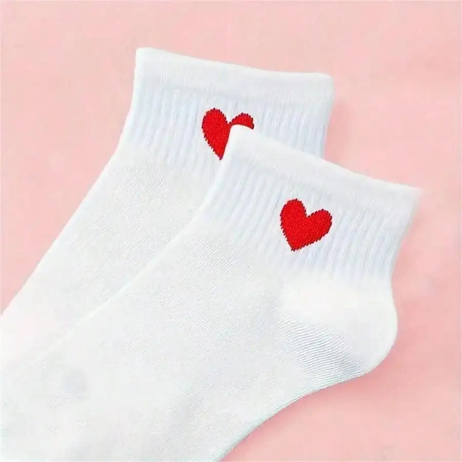 10 Pairs of White Heart-shaped Autumn and Winter Socks, Comfortable and Very Suitable for Daily Wear and Basketball Sports