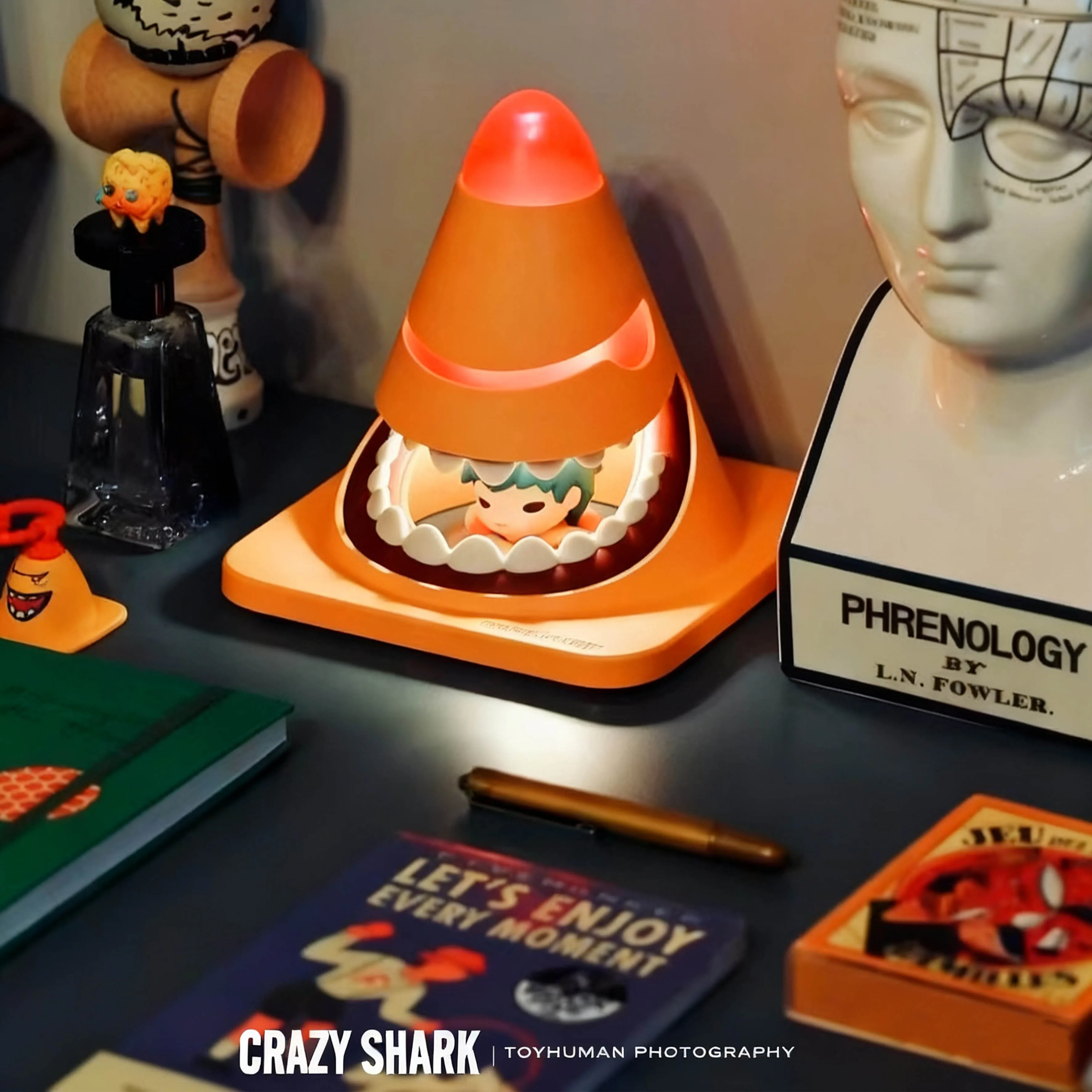 

Shark Ice Cream Novelty Ornament Night Light with DIY Stickers - Dimmable Environmental Atmosphere Light for Room Decoration