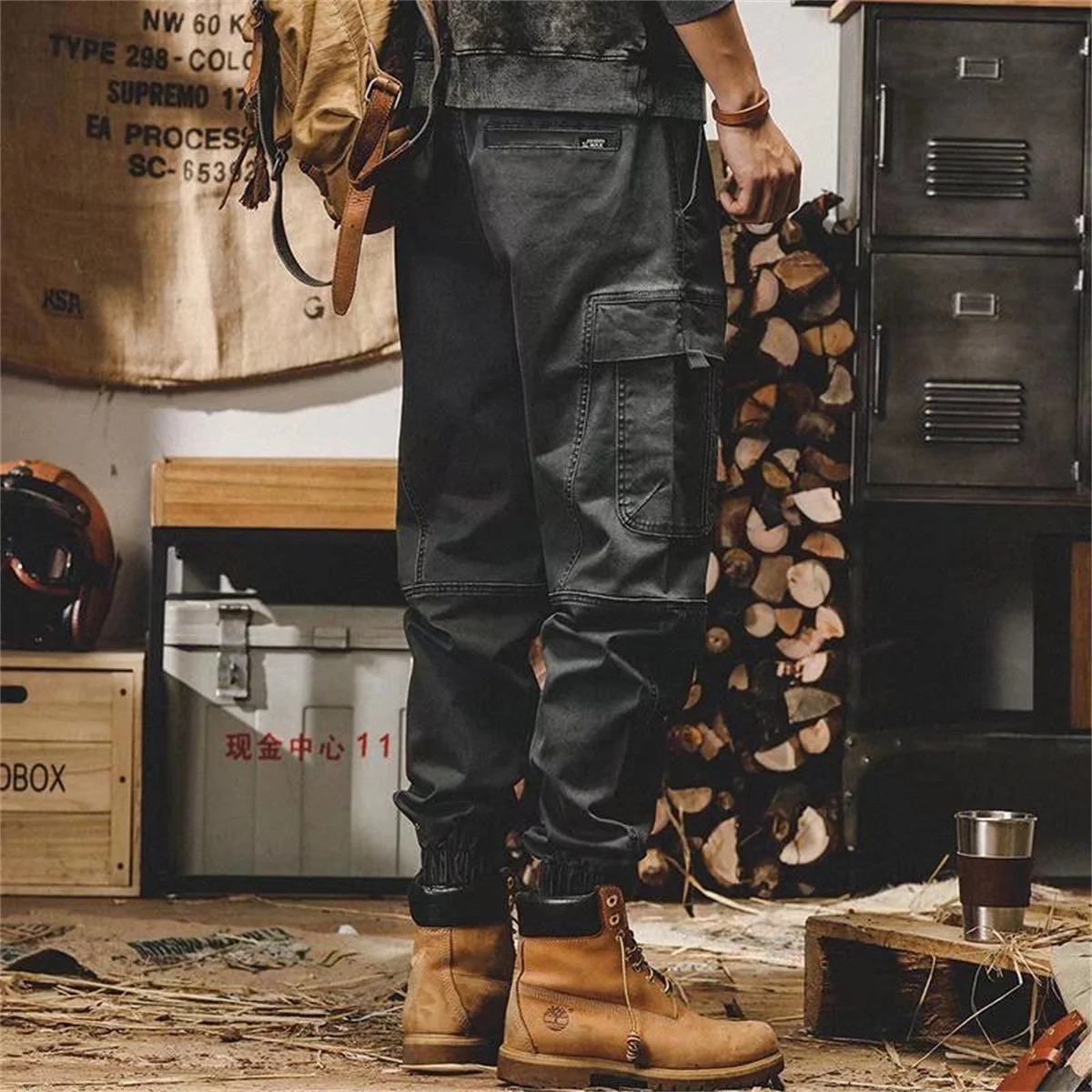 Schwarze Hip-Hop Cargo-Hose für Herren, Vintage Japanischer Streetwear-Stil mit Taschen, Lässiger Safari-Look, Weite Passform – Detail 9