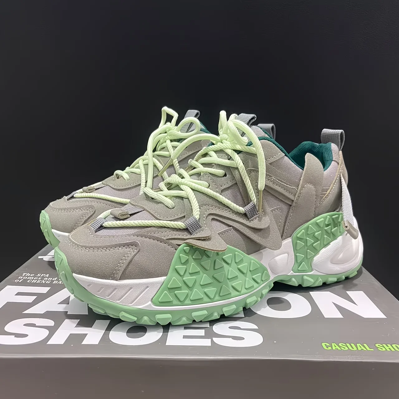 

2026 New Men's Green Chunky Sneakers Thick Sole Platform Shoes Breathable Fabric Casual Sports Shoes Fashion Streetwear