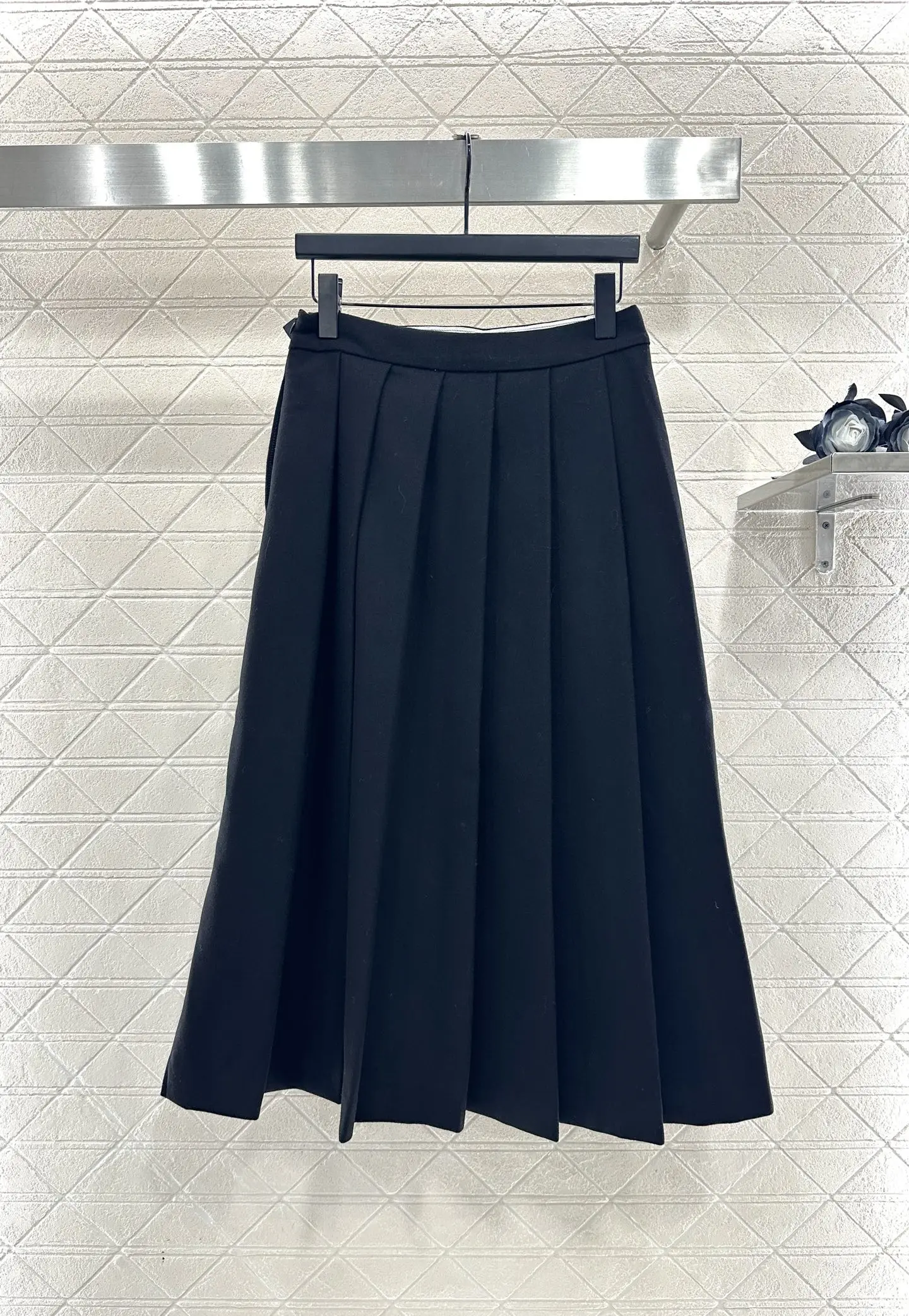 

Women's new autumn belt mid length pleated skirt with neat pleats and knee length micro A-line silhouette