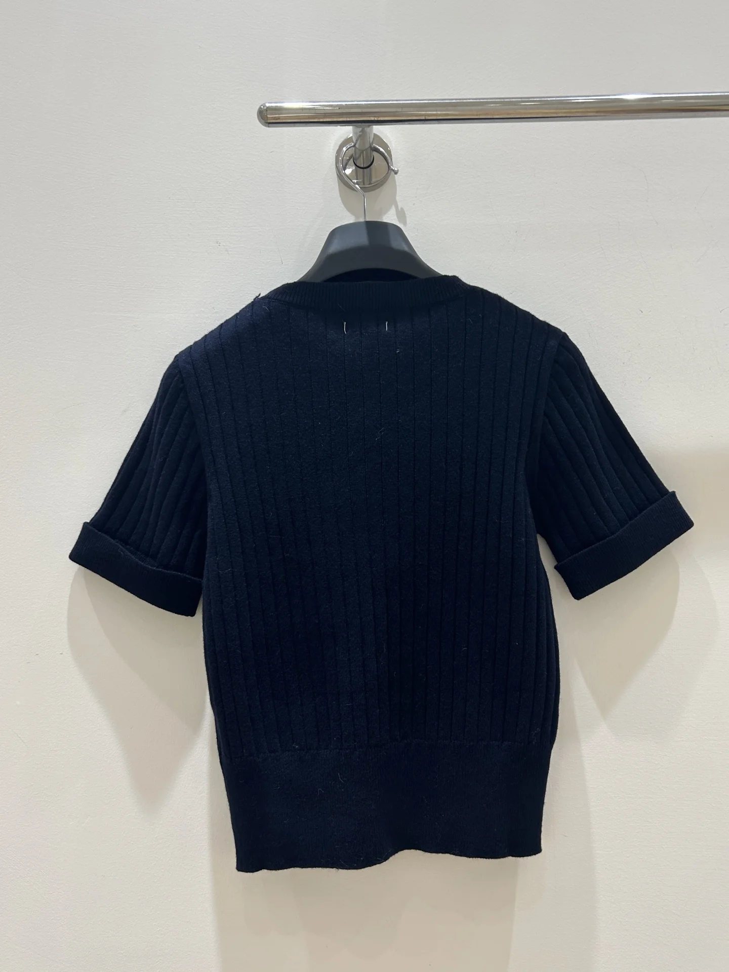 

New Women's Fashion Pin Badge Design Round-neck Knitted Short-sleeved Shirt