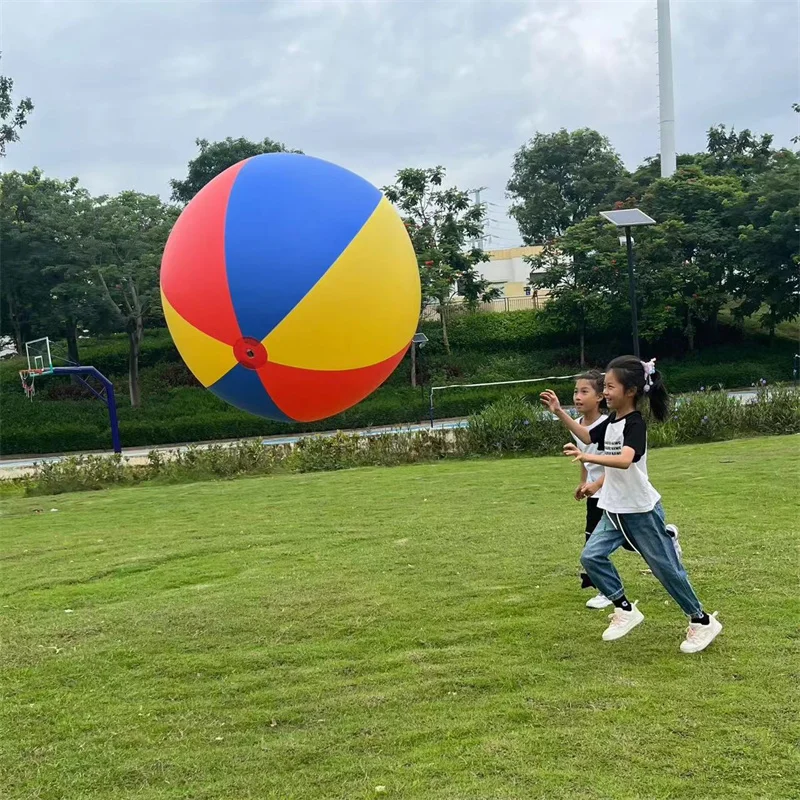 Nadmuchiwana zabawna kolorowa gigantyczna nadmuchiwana piłka nożna Balon plażowy sportowa siatka piłkarska czerwona ogrodowe obiekty rozrywkowe dla