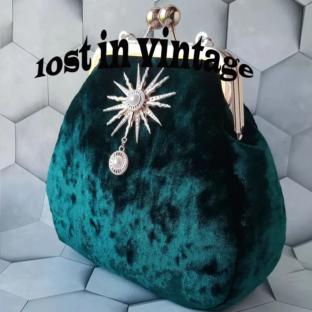 

Lost In Vintage Velvet Soild Bag Kiss Lock Metal Frame with Silver Pendant Brooch with a Band Strap Big Purse 19x18x7cm