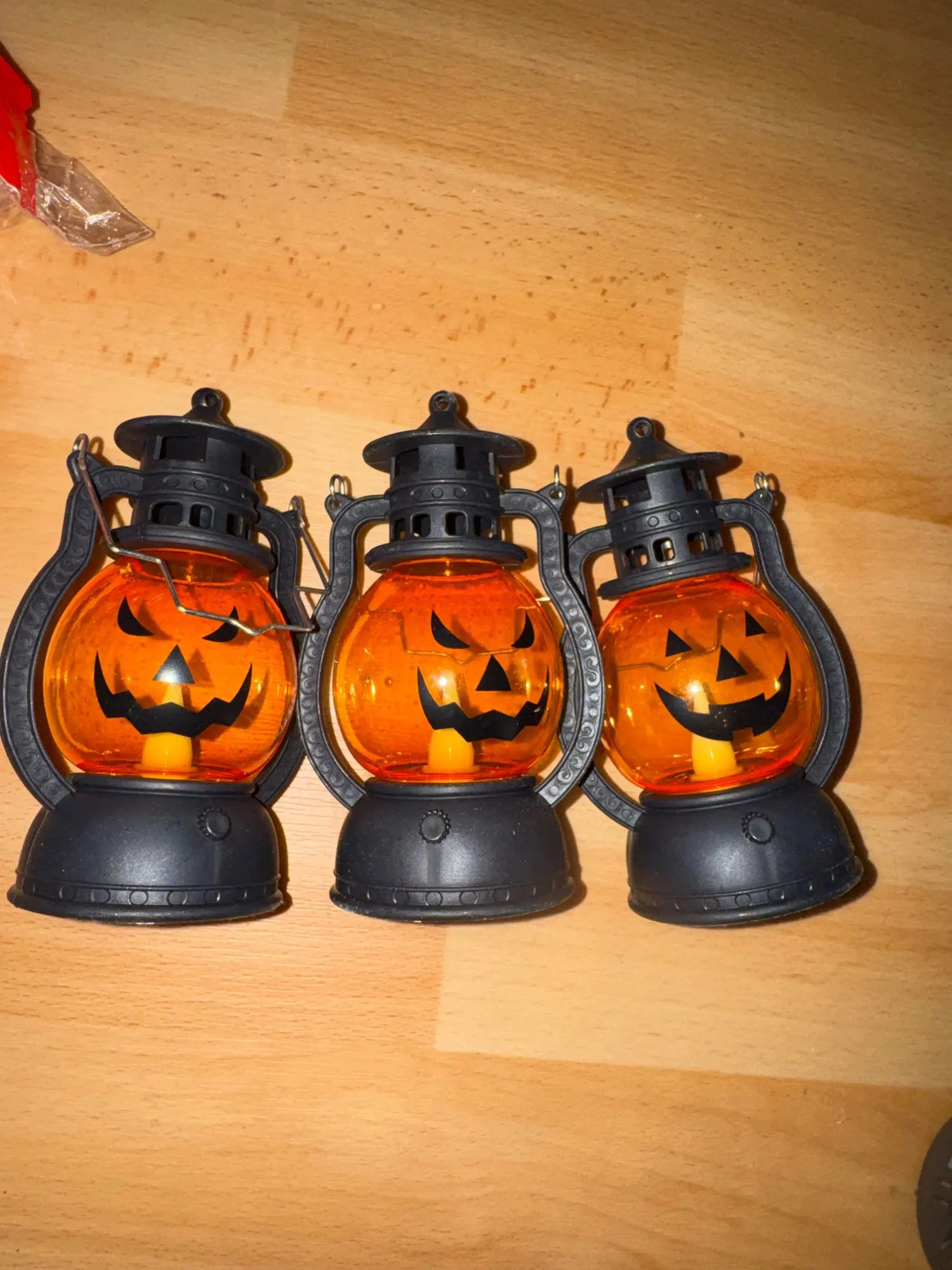 Halloween LED Hanging Pumpkin Lantern Light Ghost Lamp Candle Light Retro Small Oil Lamp Halloween Party Home Decor Horror Props photo review