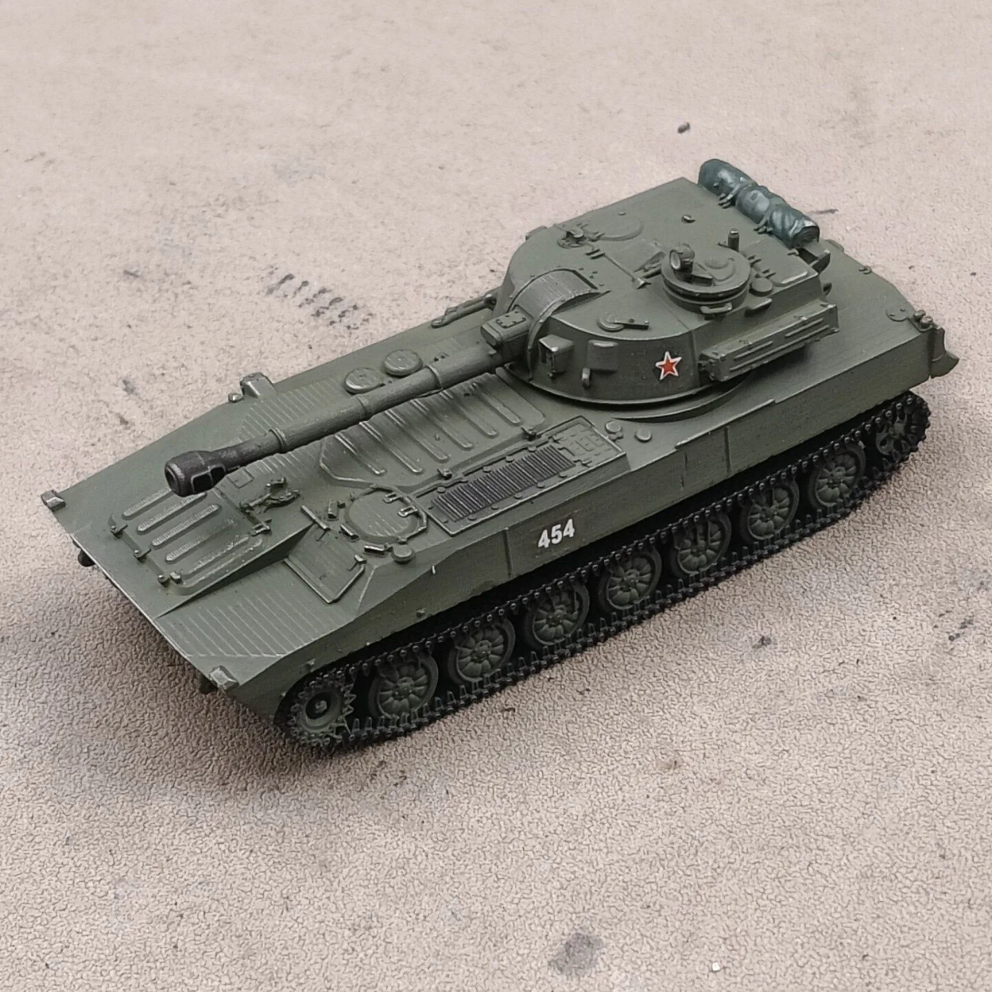 

Масштабная модель советской самоходной гаубицы 2С1 "Гвоздика" 122 мм (1:72), с ручной росписью, готовая к демонстрации, декоративное украшение.