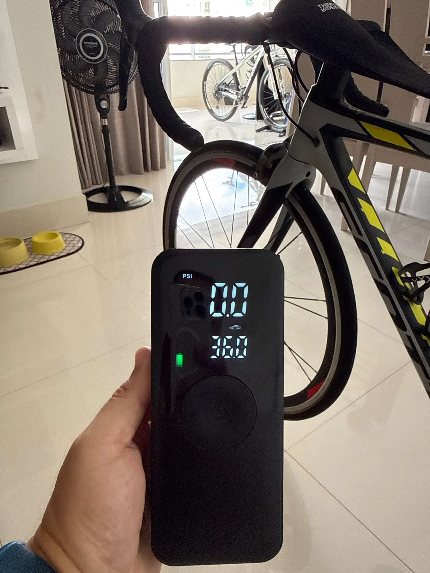 VanVolt AirGo™ Cordless Digital Tyre Inflator - Portable 150 PSI Air Pump photo review
