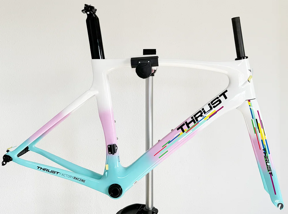 ship from spain THRUST T1000 Carbon Road Bike Carbon Fiber Frame Bicycle 700C Wheel Bicycle Accessories Di2 And Mechanical