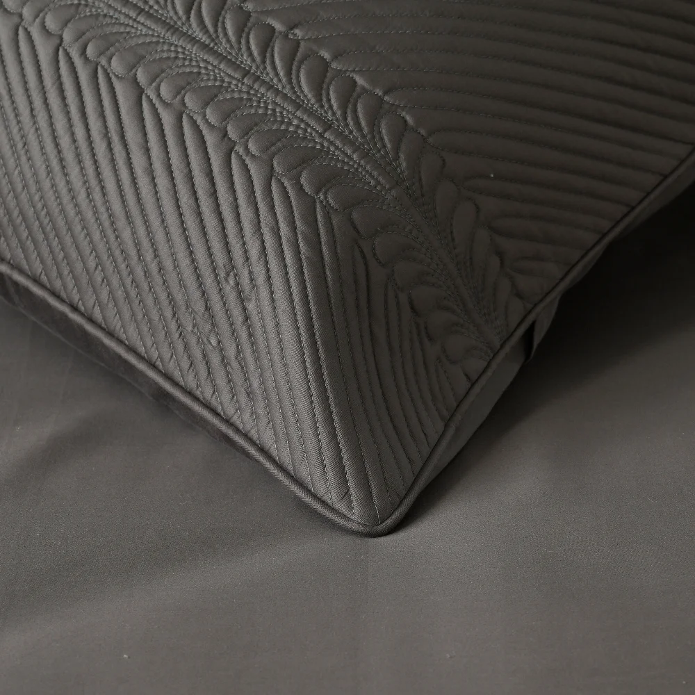 

La Shantam Floral King size bedsheet, 100% cotton, super soft, breathable, inclusive :1 Flat Sheet (116x104 inches) & 2 Shams