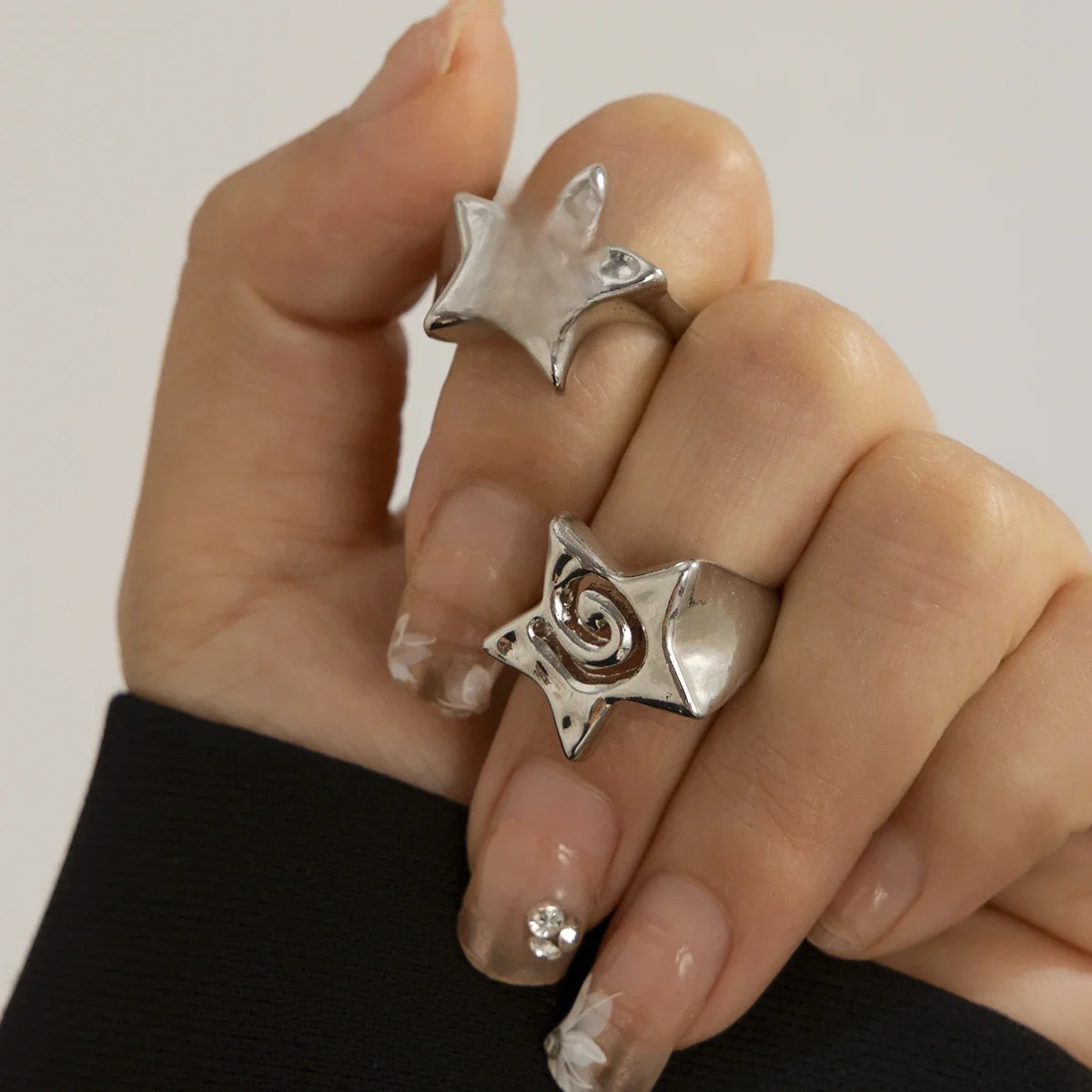 SHIXIN 2Pcs Design Dreidimensionale Stern Offenen Ring Set für Frauen Hip Hop Hohl Pentagramme Breite Finger Ring Mädchen partei Schmuck