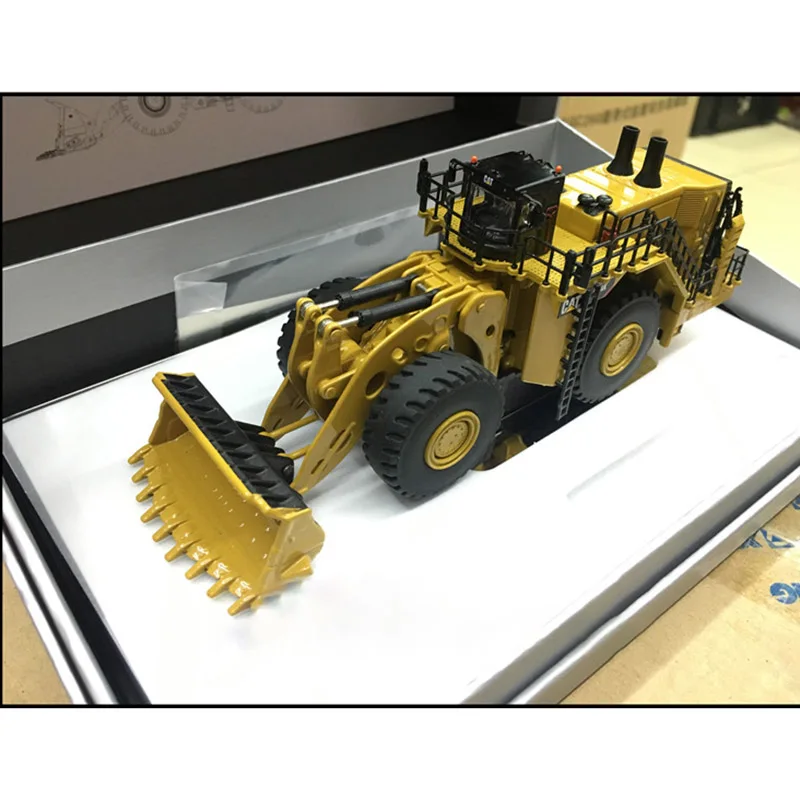 DM 1:125 Scale CAT 994K Wheel Loader Alloy Construction Truck Model 85535