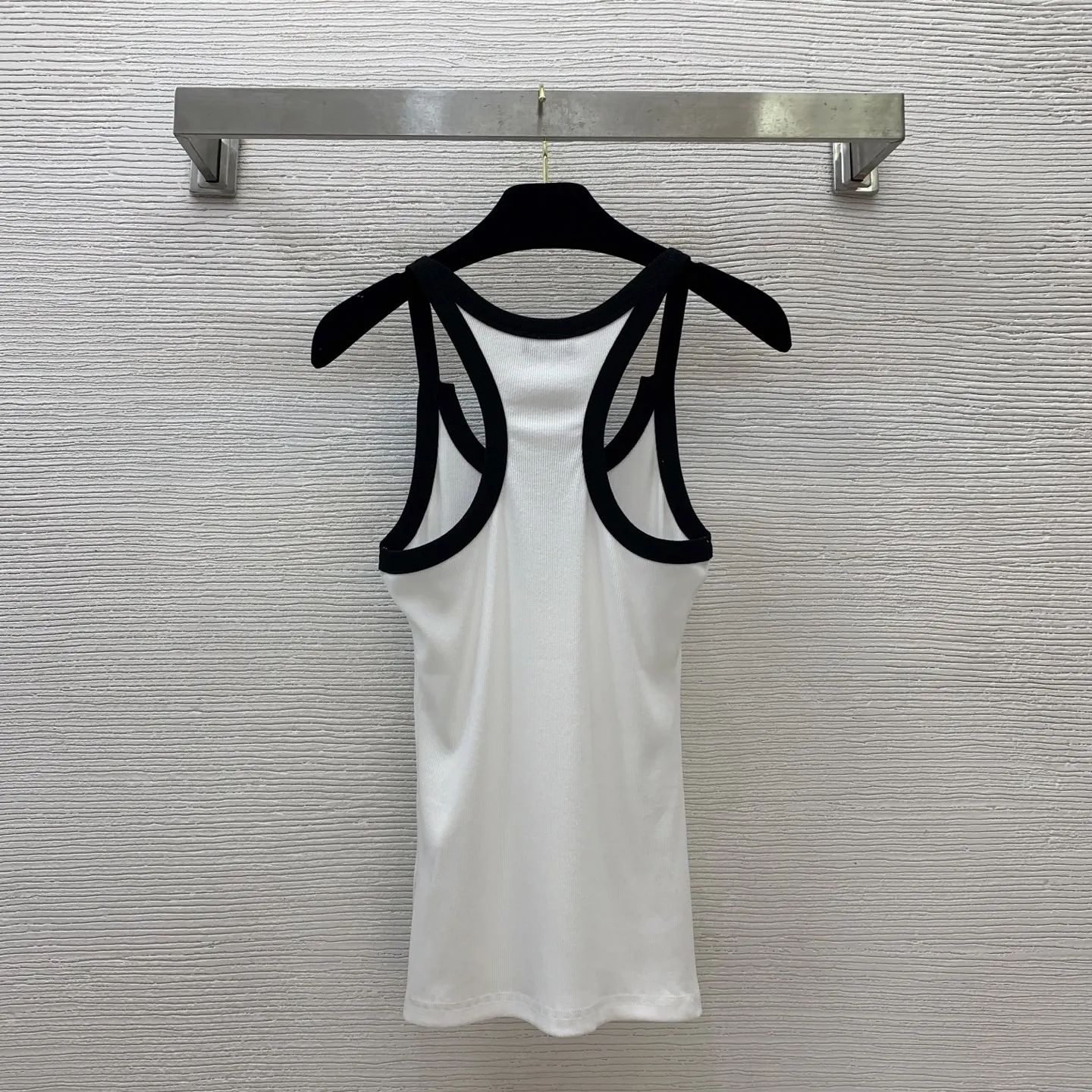 

2025 Spring and Summer New Women's Slim Fit Tank Top