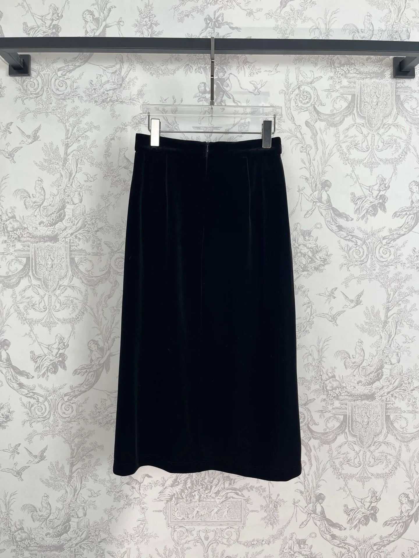 

2025 Autumn New Women's Black Skirt for Commuters And Elegant Style