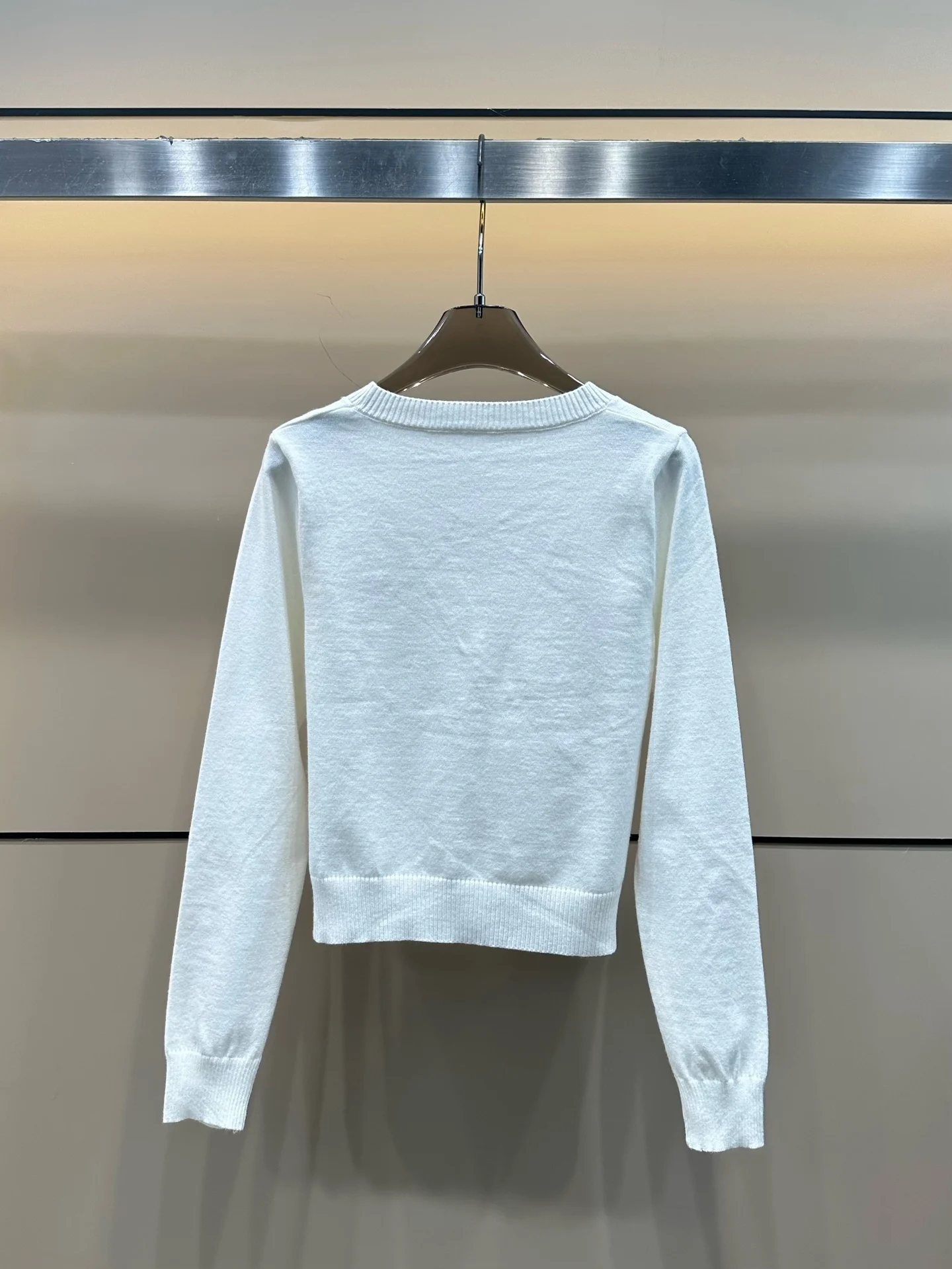 

2025 Autumn New Women's V-neck Knitted Cardigan Simple And Comfortable Style