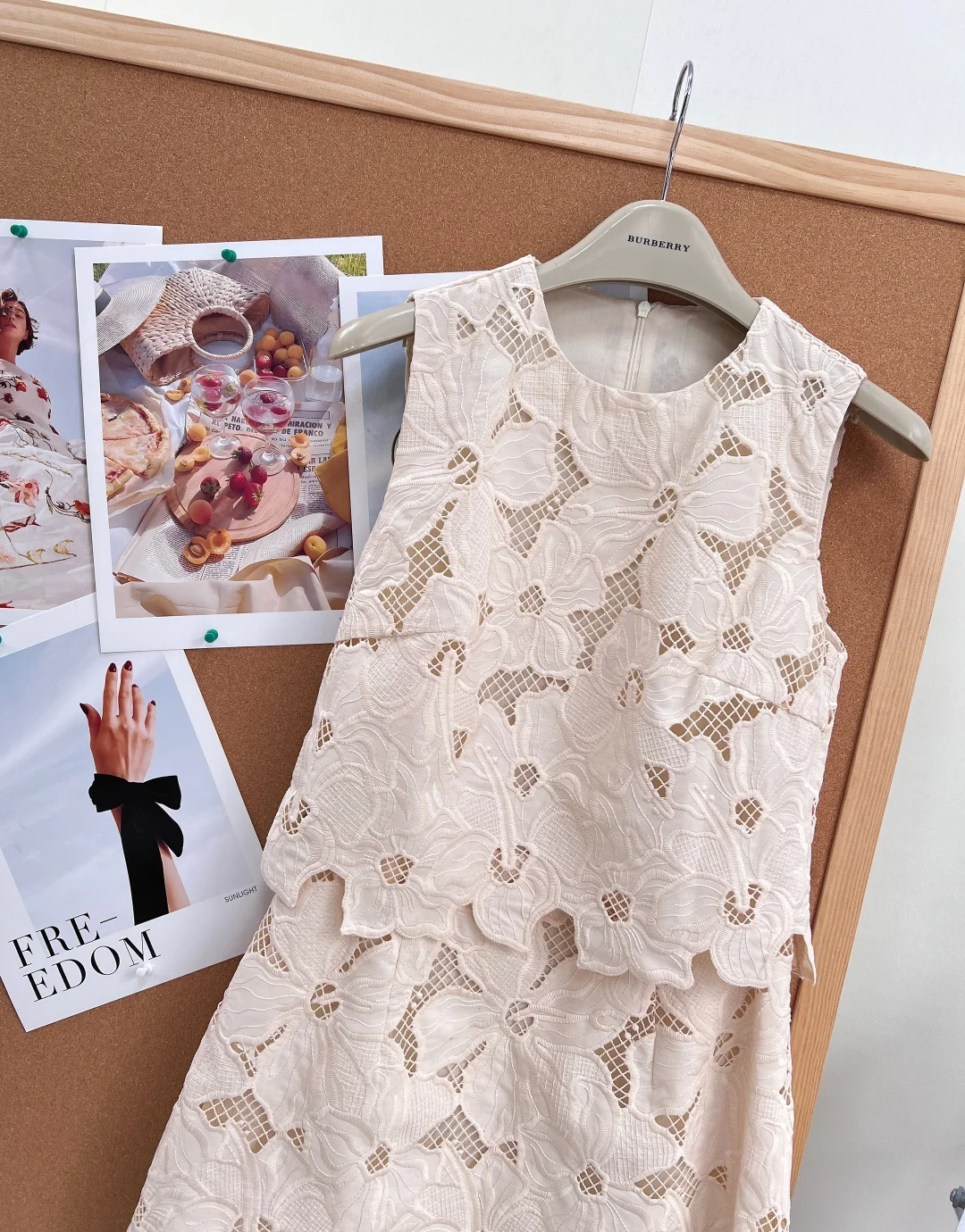 Women New Spring Summer Brief Lace Fake Two-piece Straight Sleeveless Heavy Floral Embroidery Pleated Above Knee Length Dress