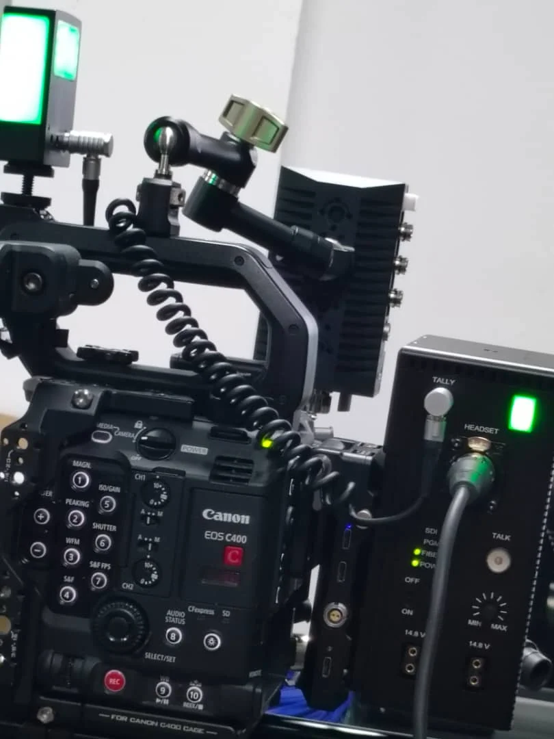 

EFP/ENG/ESP cameras are connected to the Mobile studio via optical fiber.(12G SDI+Intercom+Tally)