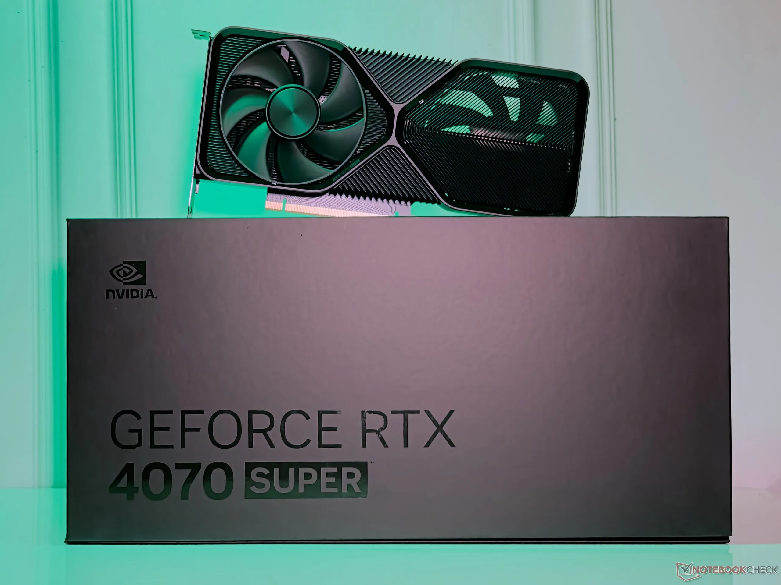 Używana NVIDIA GeForce karta graficzna RTX 4070 Super założyciele