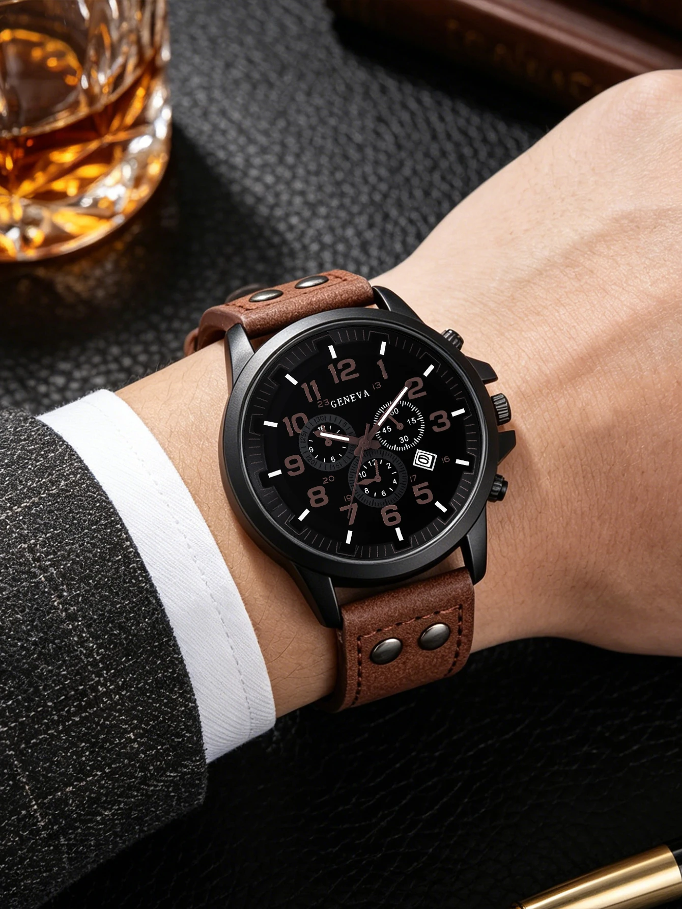 3-Piece Set, Men's Casual Simple Leather Strap Quartz Watch with Matching Color Wallet and Keychain, Stylish and Versatile, Is a Must-Have Accessory for Business Trips, Outings, Dates, and Shopping, and Is Also a Great Gift for Him.