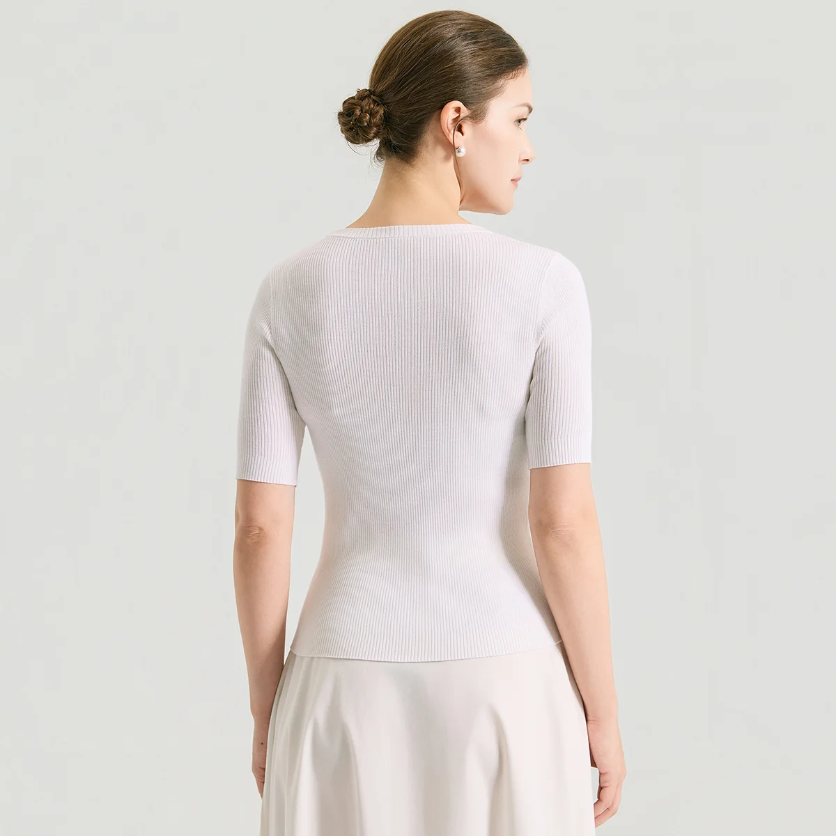 BD4611501 Women Wool Silk Short Sleeve Knitwear U-Neck Ribbed Body Beaded Collar Trim Soft Stretch Summer Top Shirt