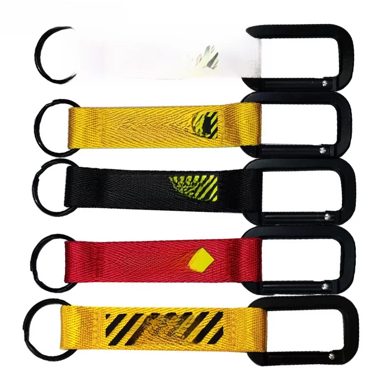 1 PC Karabiner Schlüsselring Gefahr Warnung Keychain Mode Schmuckstück Pull Auswerfen Präsentieren