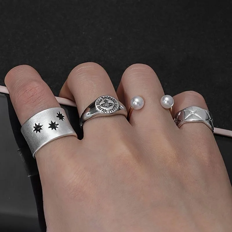 4Pcs Retro Multi Style Women's Ring Set Star Carving Broadband Letter Relief Imitation Pearl Stackable Ring Jewelry