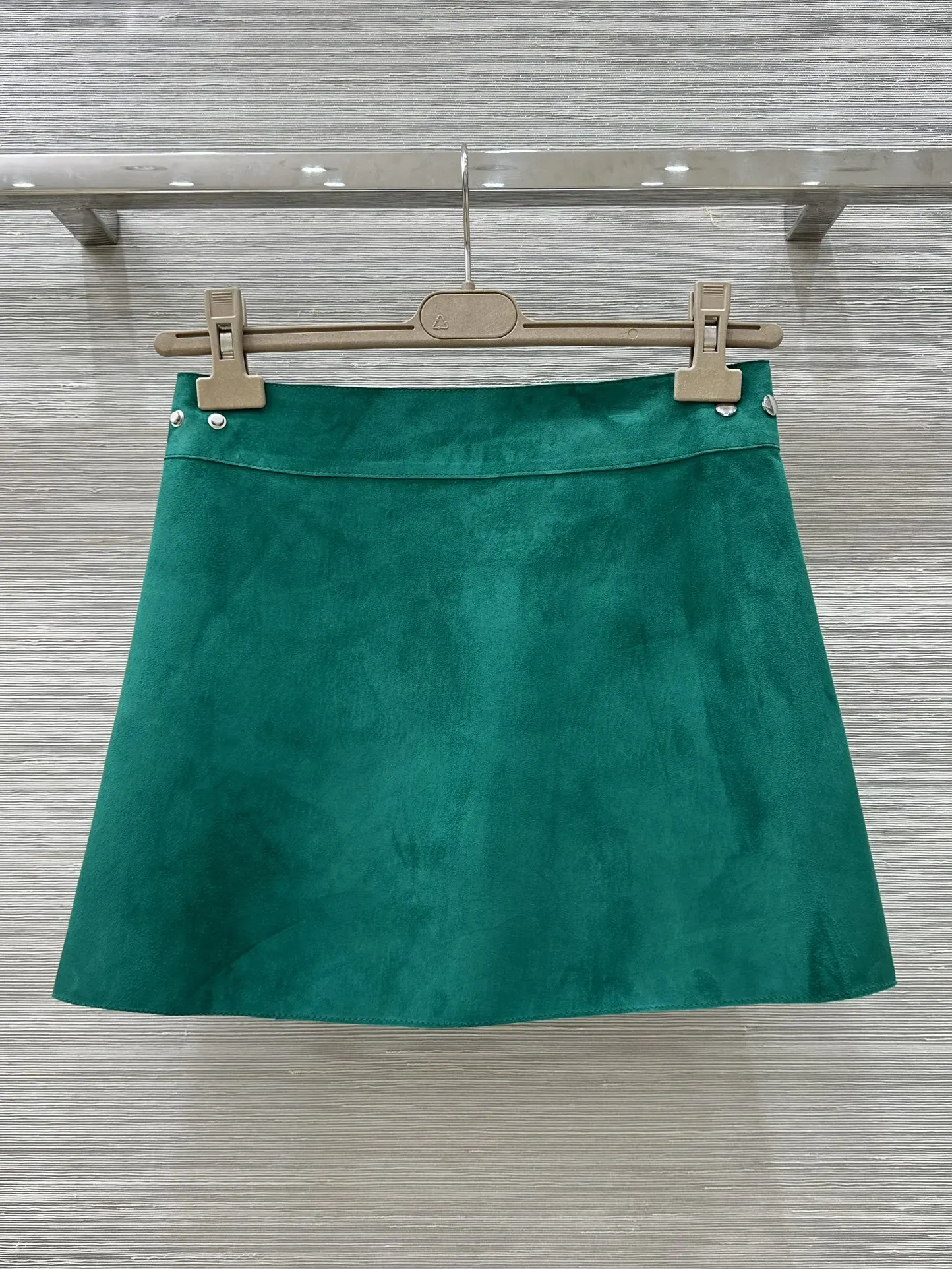 2025 New Fashionable Versatile Slimming Figure-hugging Leather Short Skirt