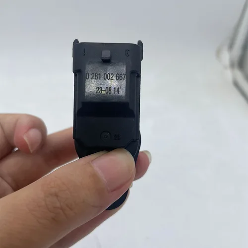 Imagen 2 del producto Con caja B-osch 0281002667 0232103046 Sensor de posición del árbol de levas del motor 5140332 AA Para C-hrysler Grand Jeep Wrangler D-odge