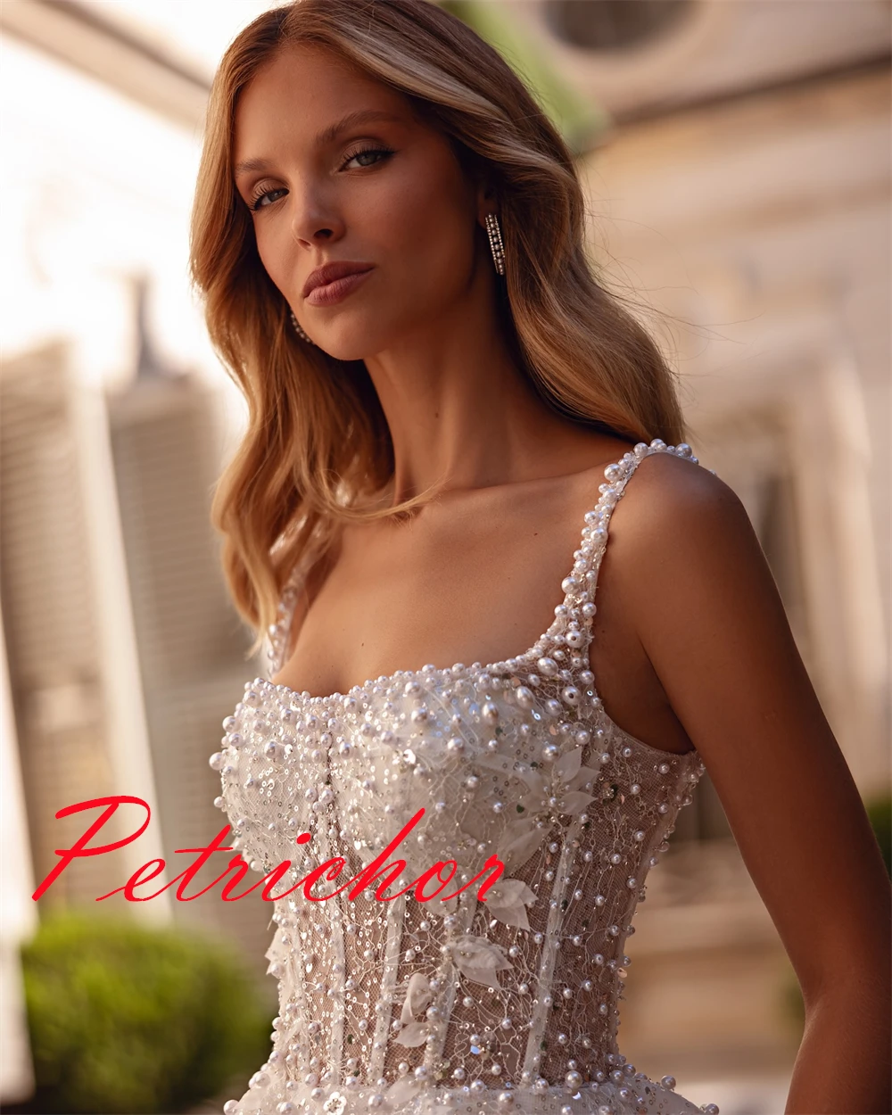 Vestido de novia de Organza blanco personalizado de alta calidad, exquisito vestido de novia sin tirantes con lentejuelas, manga casquillo, sin mangas y espalda descubierta