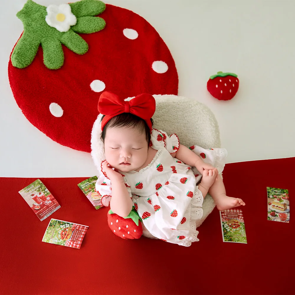 Newborn Photography Props Sweet Strawberry Theme Baby Girl Dress+bow Headband Strawberry Posing Mat Props for Baby Studio Shoots