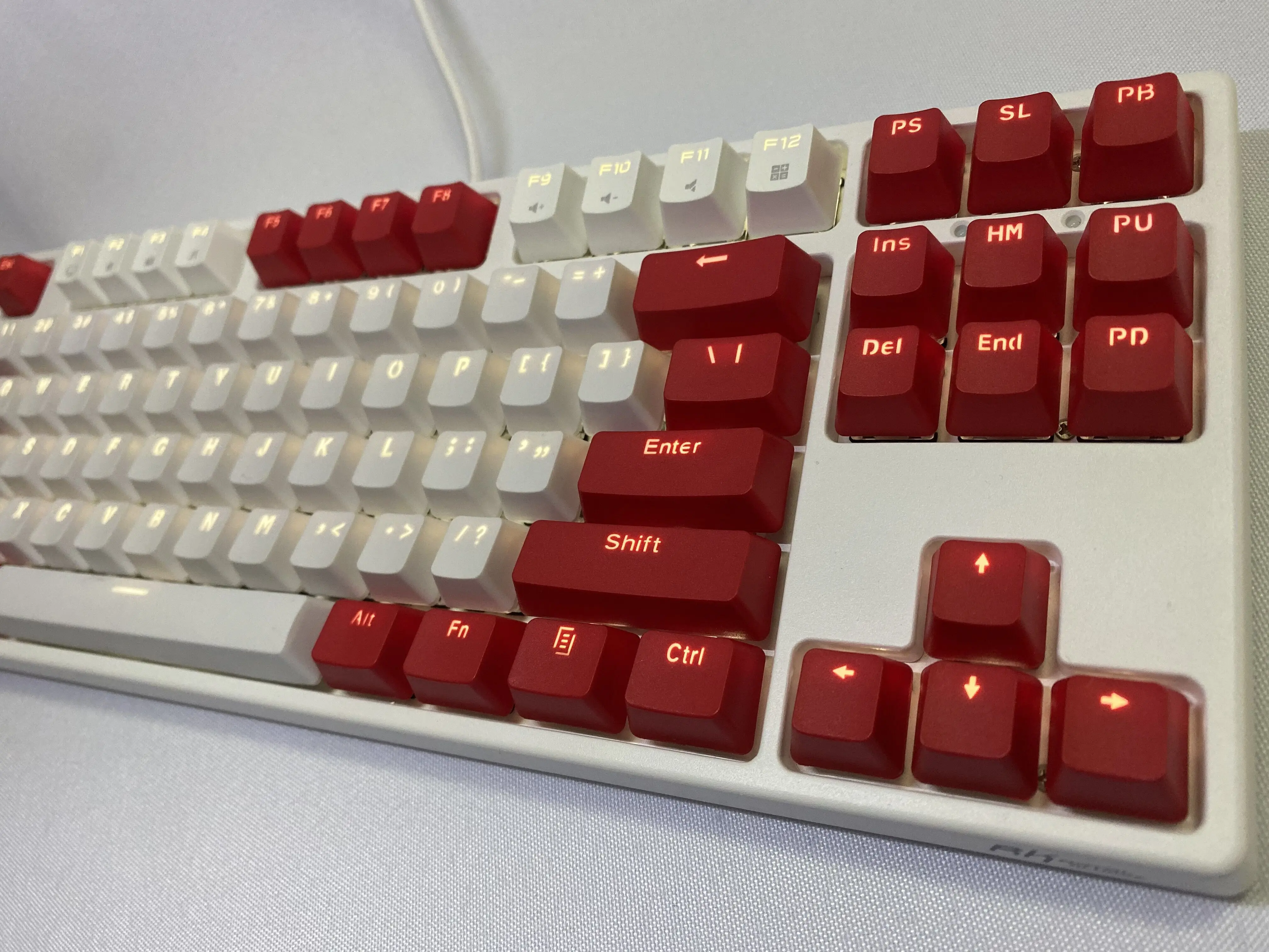 Teclas de Teclado mecánico de altura OEM, 87 teclas rojas y blancas, Material PBT, caracteres retroiluminados dobles, teclas transparentes para juegos