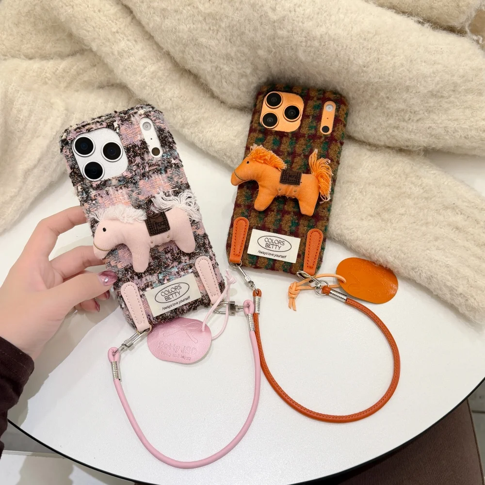 

Xiaoxiangfeng Pony portable phone case, suitable for iPhone 13/14/15/16/17 Pro Max, fashionable new shockproof protective case