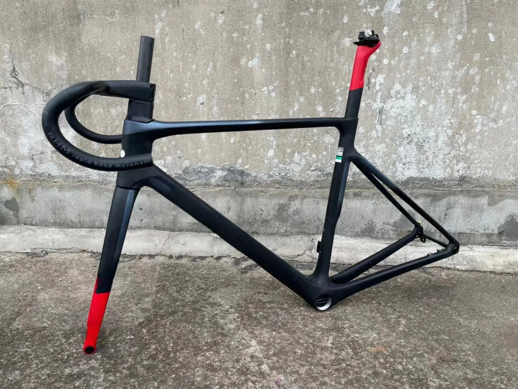 

2024 Top sale carbon bike frameset ud black red V4RS cycling bike frame disc full carbon bike frame V4RS bicycle frame