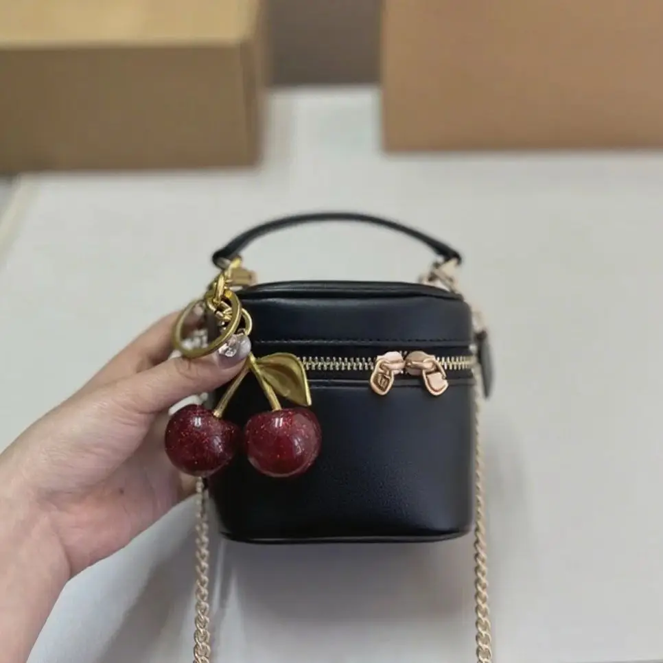 

2025 New Exquisite Fashion Design High Quality Premium Classic Fashion Women's Bag HL54