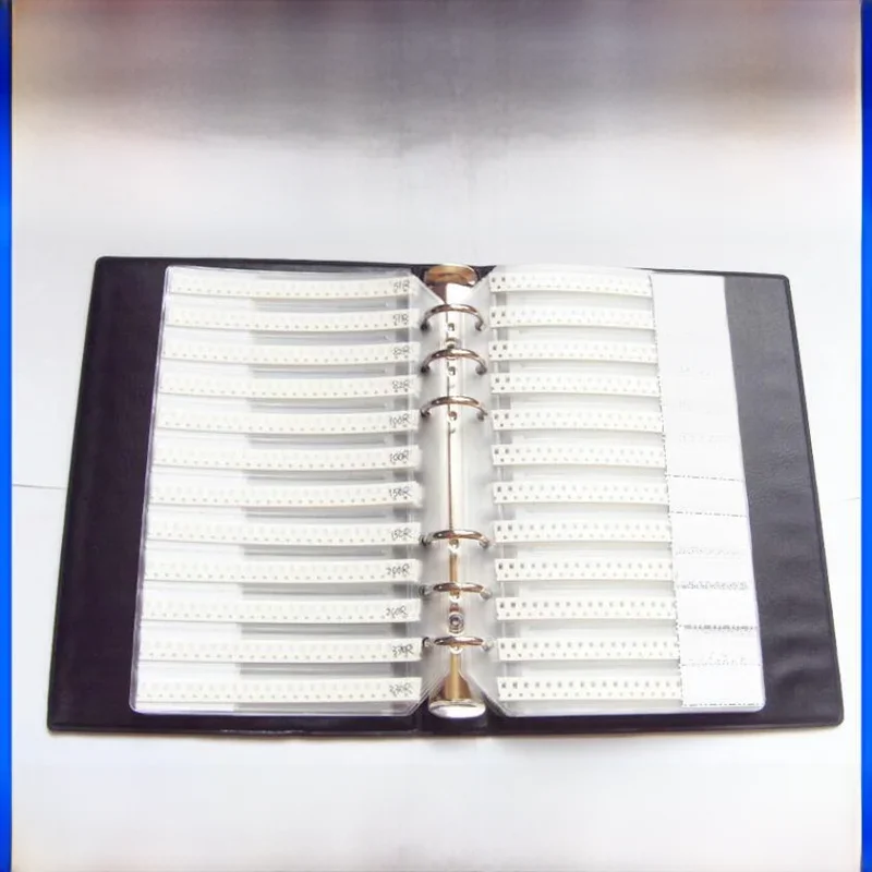 0402 SMD Sample Book 63 wartości 3150 szt. Zestaw rezystorów 1% i 17 wartości 850 szt. Zestaw kondensatorów — zdjęcie 2