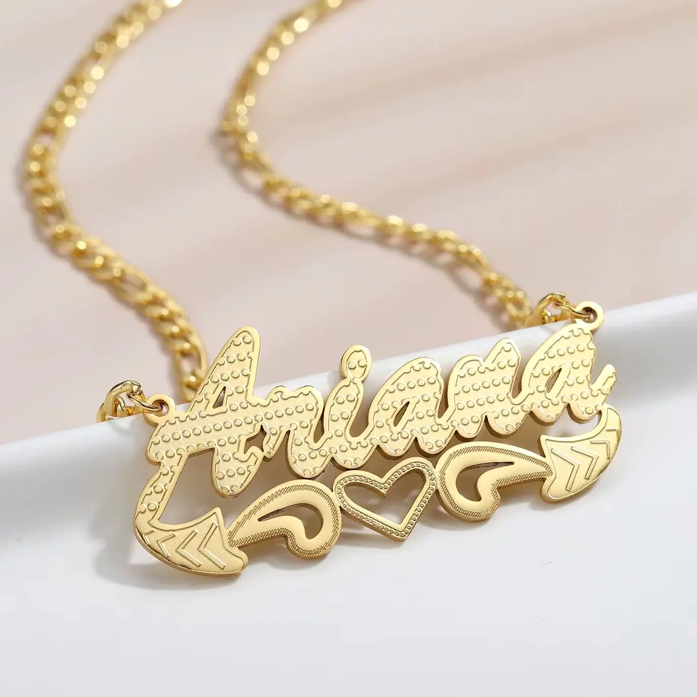 

Ожерелье с перидонализированным именем и сердцем, индивидуальный кулон из 18-каратного золота с цепочкой Фигаро, ювелирные изделия из нержавеющей стали, подарок для мамы