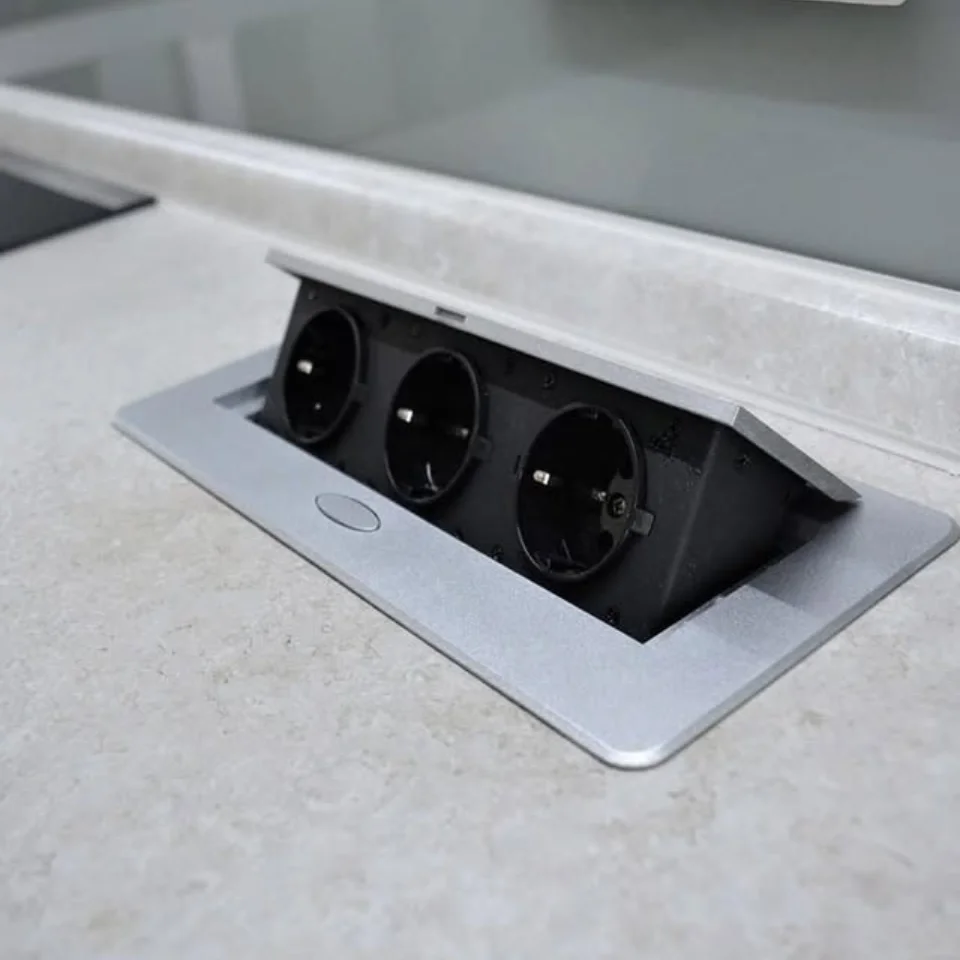 Schuko مقبس طاولة المؤتمرات 3 طرق لوحة ألومنيوم غطاء قلاب مخرج طاولة مدمج بطيئة المربوطة لمطبخ المكتب