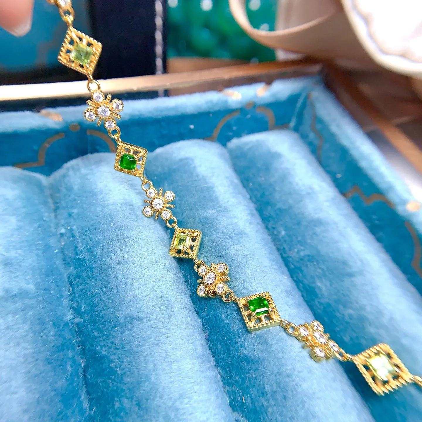 925 فضة الزبرجد الطبيعي ديوبسيدي 3x3 مللي متر نوعين الأحجار الكريمة الفتيات مطلي 18K سوار ذهب نسخة فاخرة لفتاة
