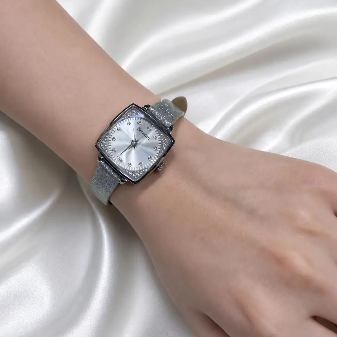 Betterichi 28mm Square Women Quartz Watch Ladies Wristwatch Japanese Miyota Movement Sapphire Crystal Elegant Luxury
