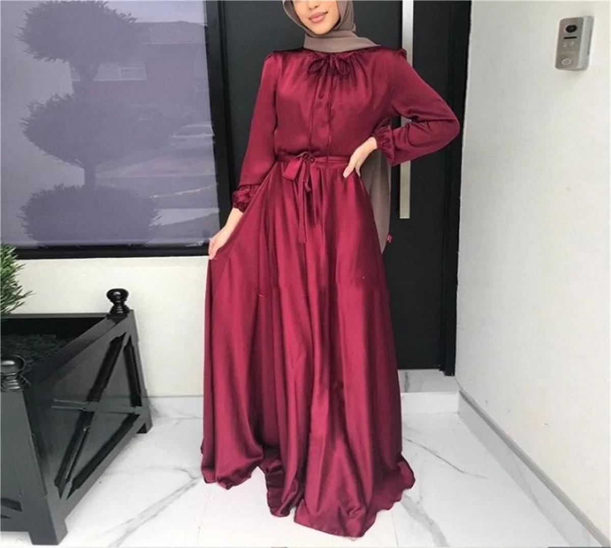 

Saudi Arabian Simple Green Satin Muslim Evening Dress Long Sleeve Solid Color Belt Draped Pleated Formal Dress To Ground Length